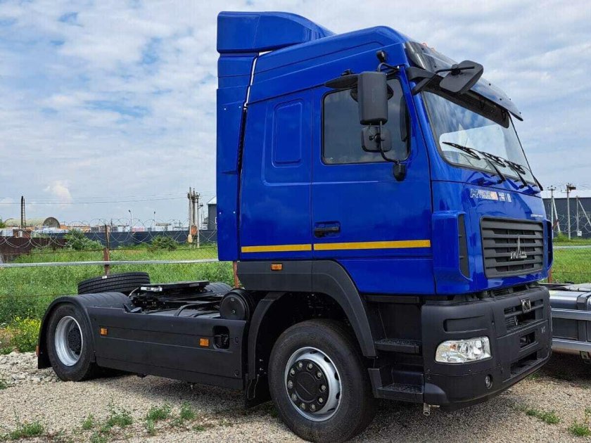 Седельный тягач маз