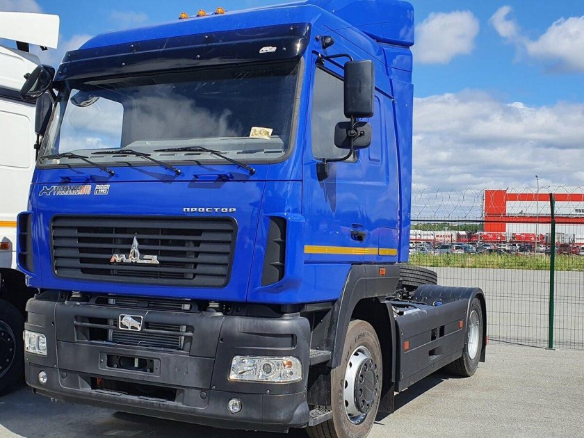 МАЗ 544028