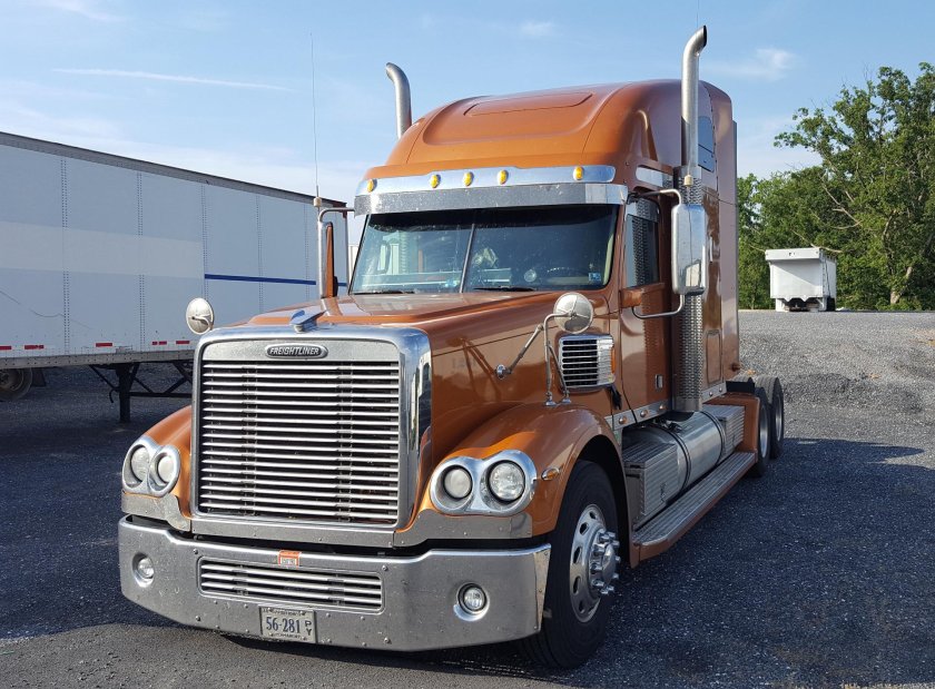 Американский тягач фредлайнер