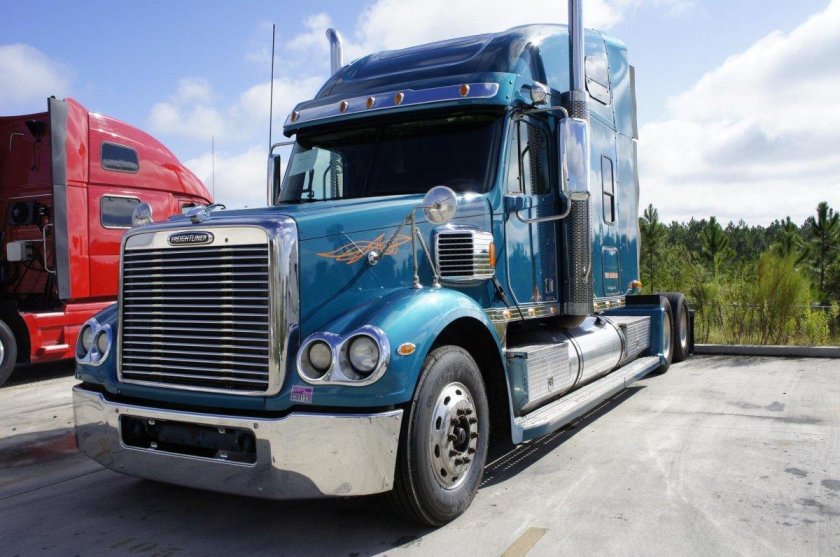 Американский грузовик Фредлайнер