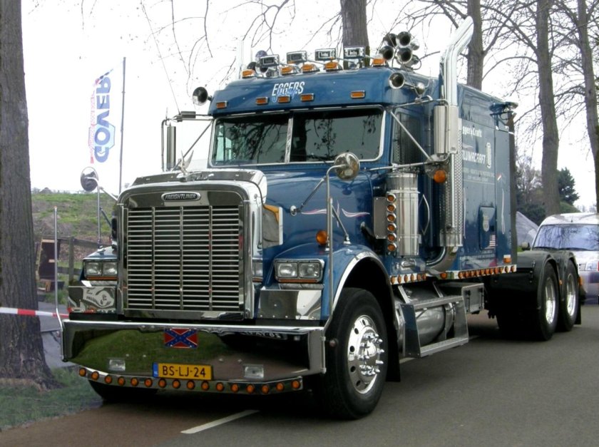 Freightliner FLD 120 conventional