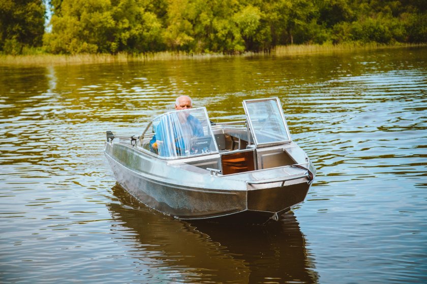 Лодка плотва 3.9 BS