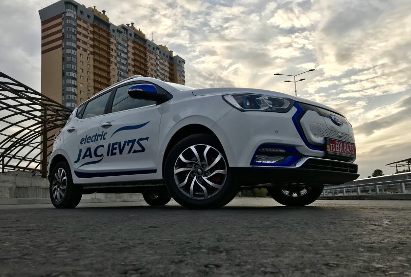 JAC iev7s