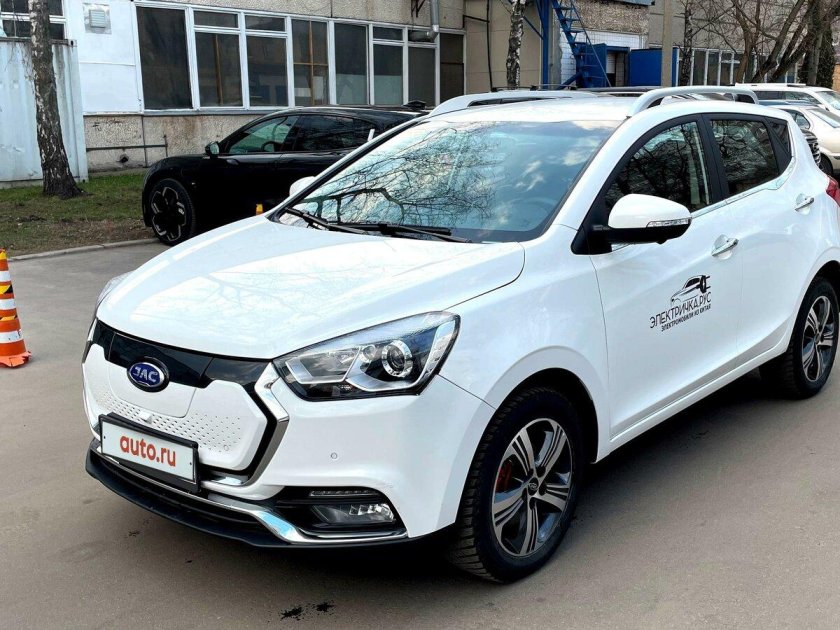 Машина jac iev7s