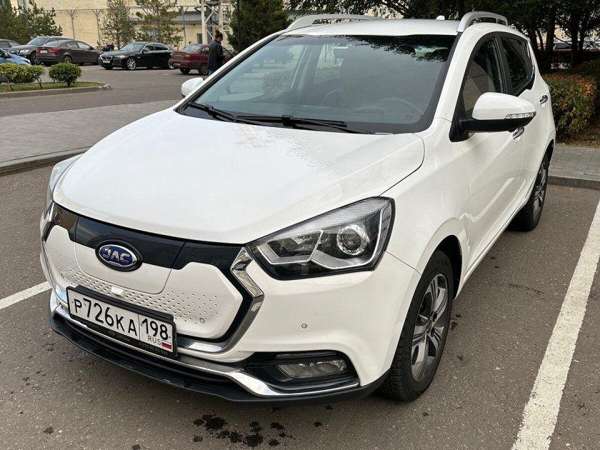 Машина jac iev7s
