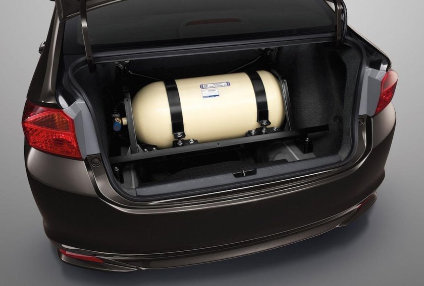 W204 Trunk CNG