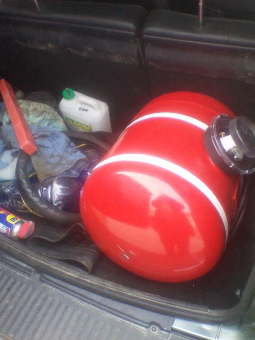 Газовый баллон на 130 литров в Нива Шевроле