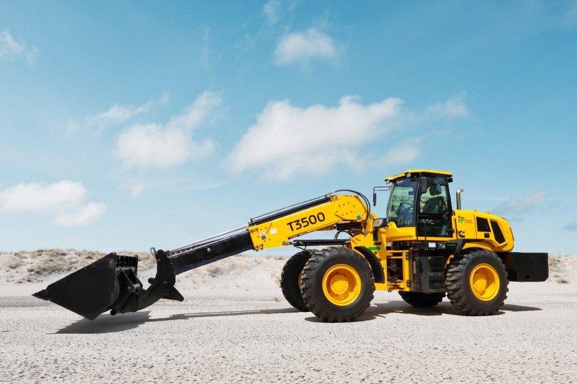 Строительную и сельхозтехнику