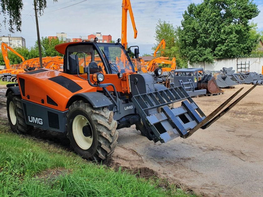 Телескопический погрузчик UMG 3507
