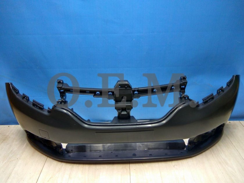 Бампер передний Рено Логан 2014