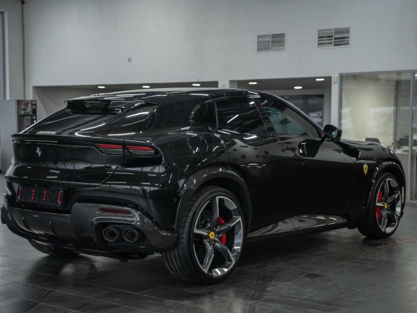 Ferrari purosangue 2024