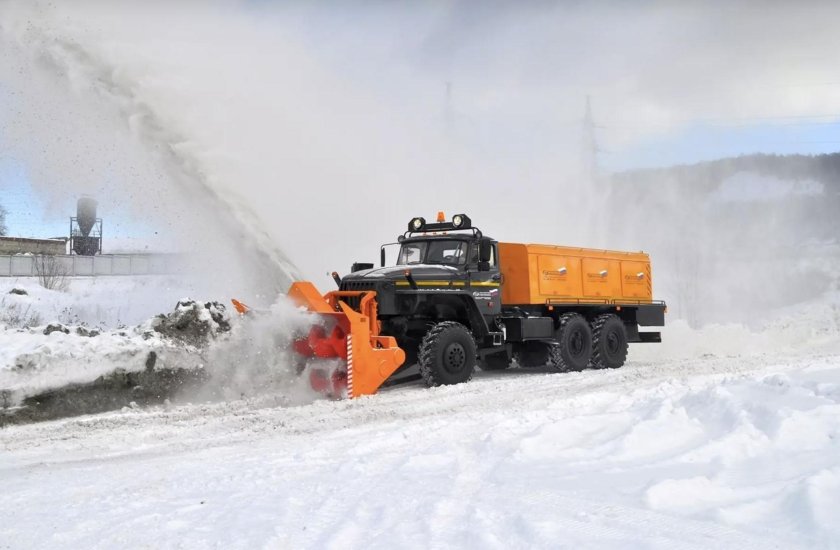 Шнекороторный снегоочиститель Урал 4320