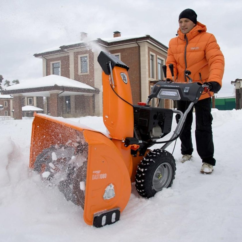 Снегоуборщик бензиновый Daewoo Dast 1080