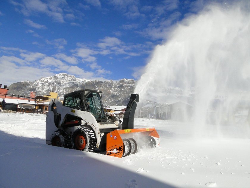 Снегоуборщик партнер PSB 27