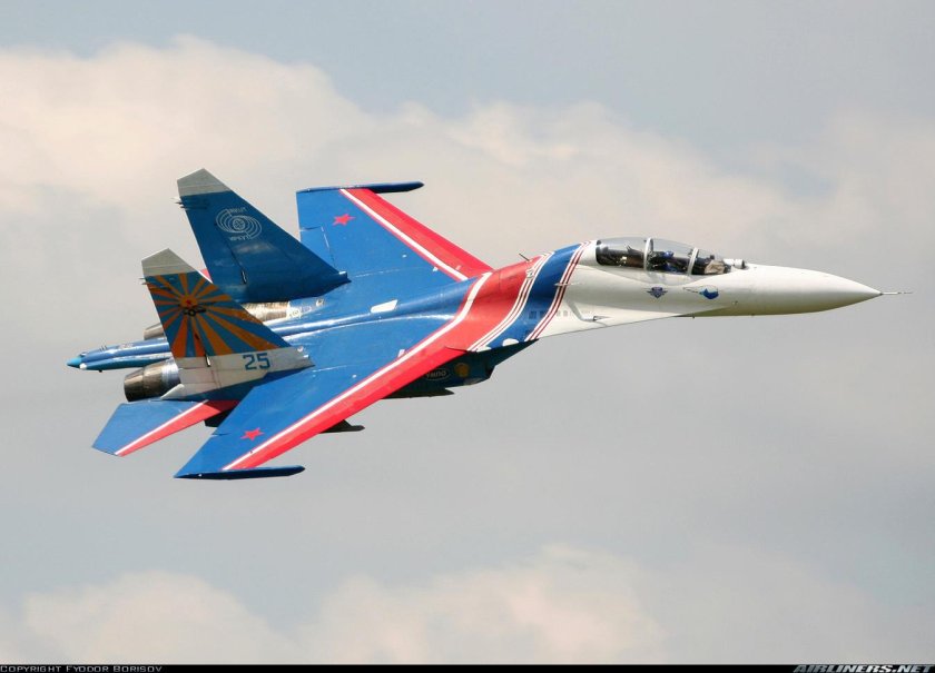 Истребитель Су-27