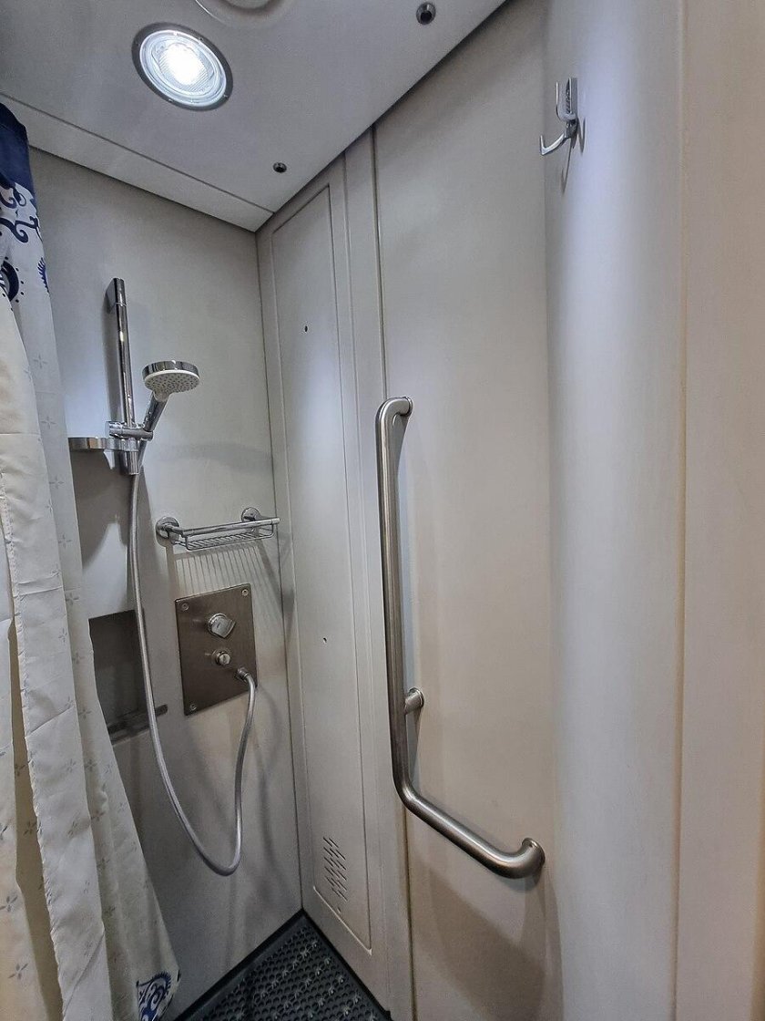 Душ в вагоне поезда ржд