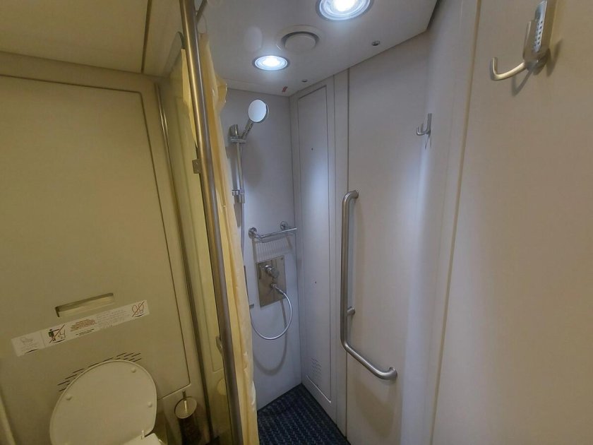 Поезд санпетербург 001 10 вагон св есть душ в вагоне