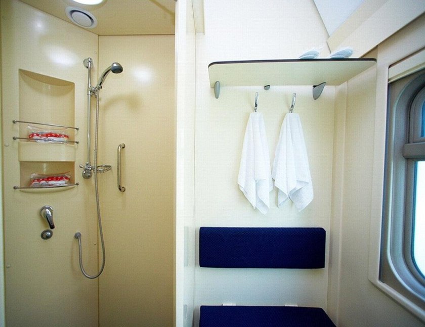 Поезд с душем