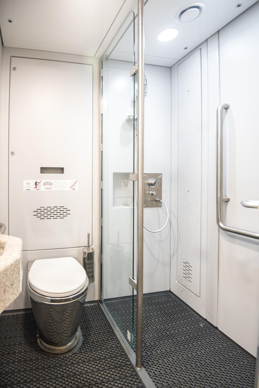 Купе с душем и туалетом ржд