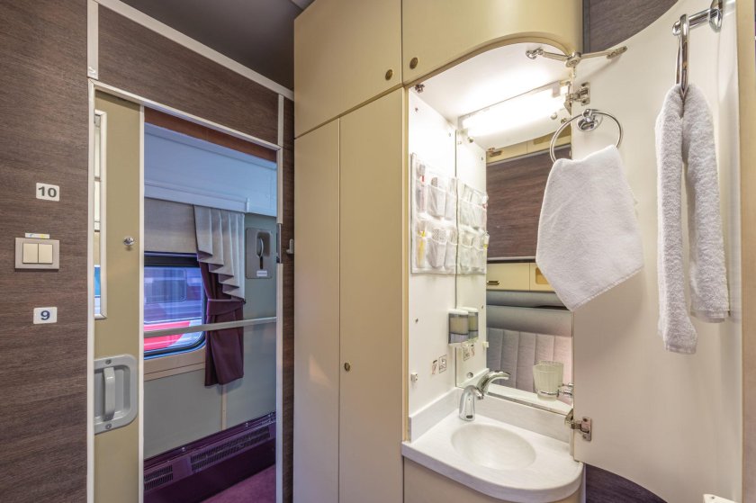 004а РЖД умывальник в купе