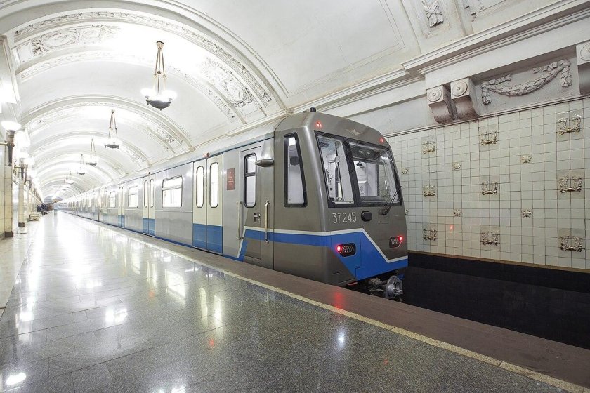 Ока вагон метро