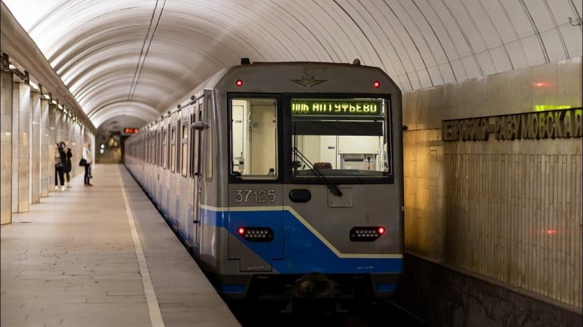 Вагон метро москва