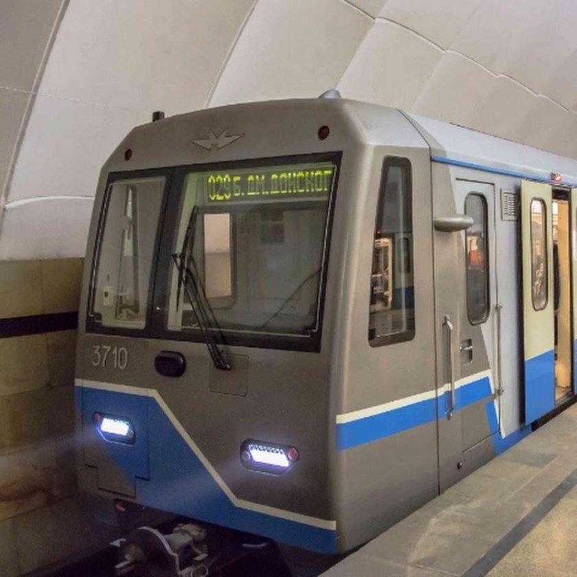 Вагон метро москва