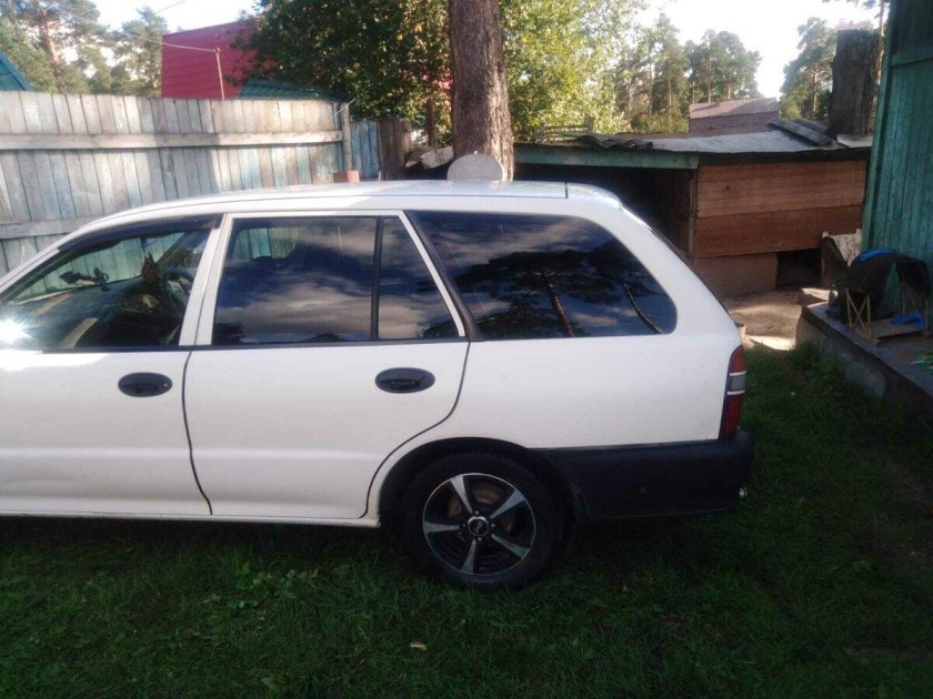 Мицубиси либеро 2000