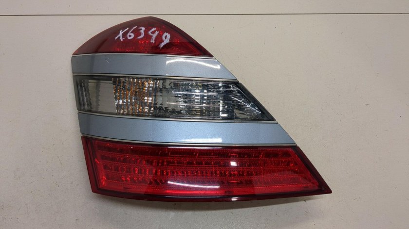 Фонарь задний правый mercedes