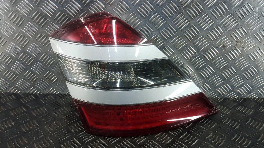 Фонарь задний правый mercedes