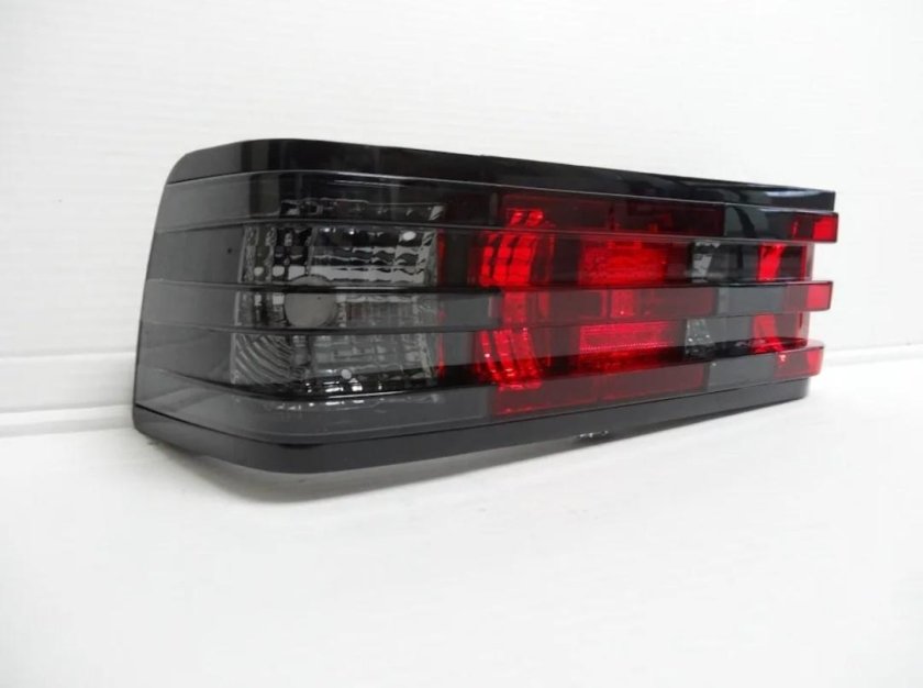 Задние фонари Мерседес 190