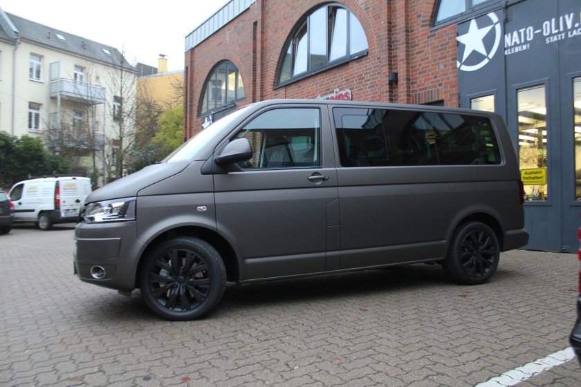 Volkswagen Multivan t5 серый