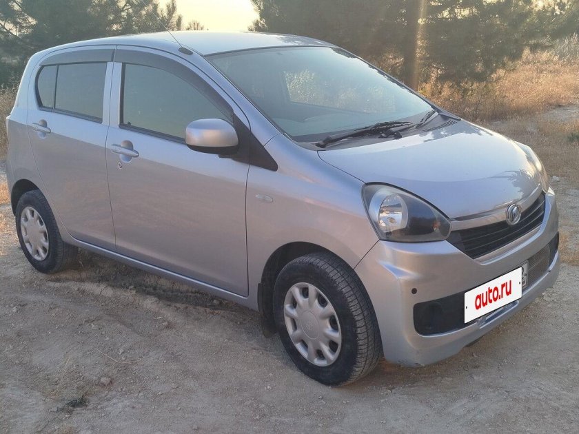 Daihatsu mira e:s 2016