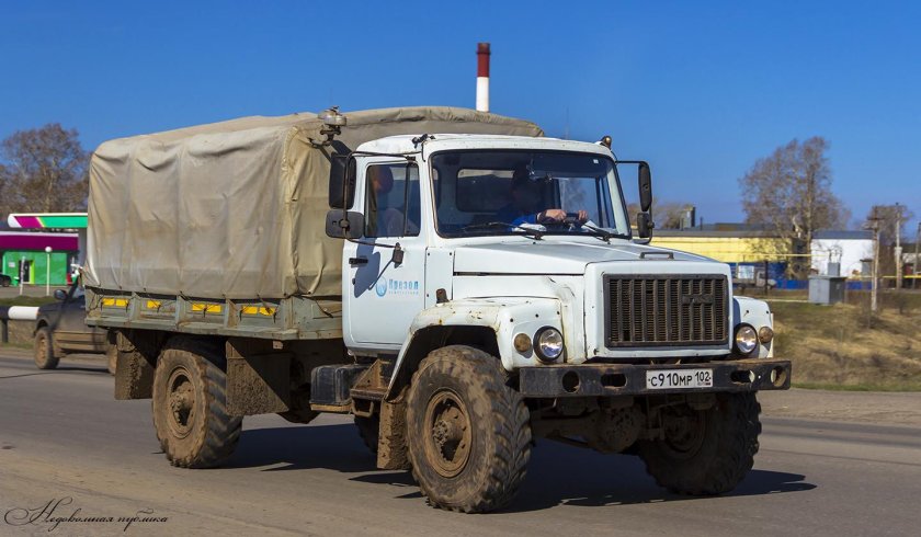 ГАЗ 3308 Садко военный