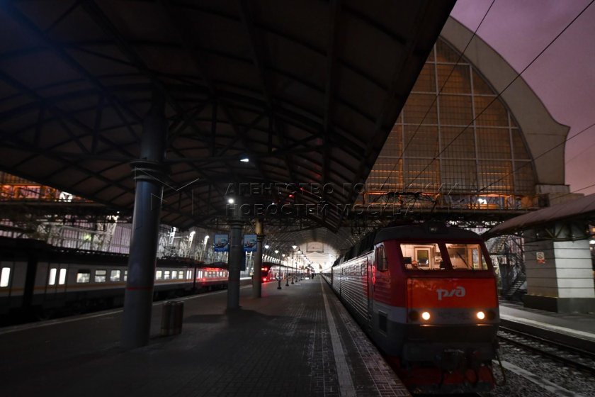 Киевский вокзал поезда дальнего следования