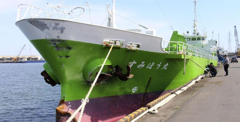 Японское судно