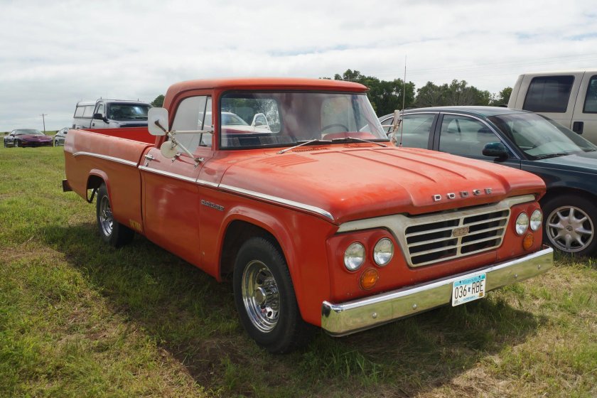 Dodge d w series
