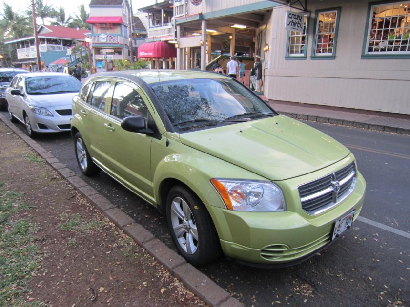 Додж Калибр зеленый