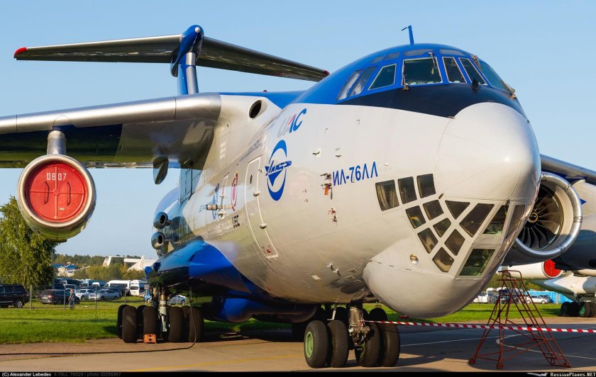 Самолет ил 76
