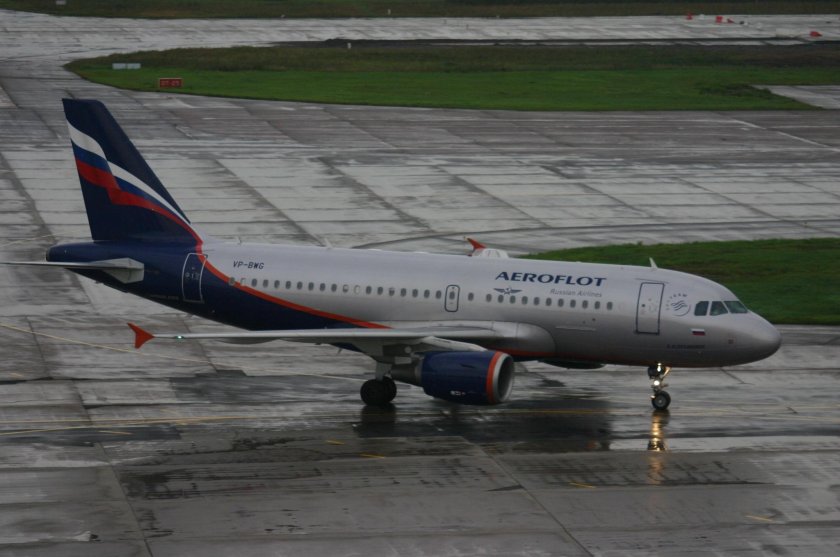 A320 Aeroflot дверь снаружи