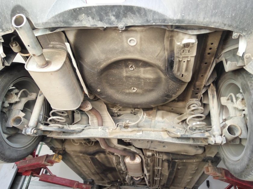 Ниссан Жук днище