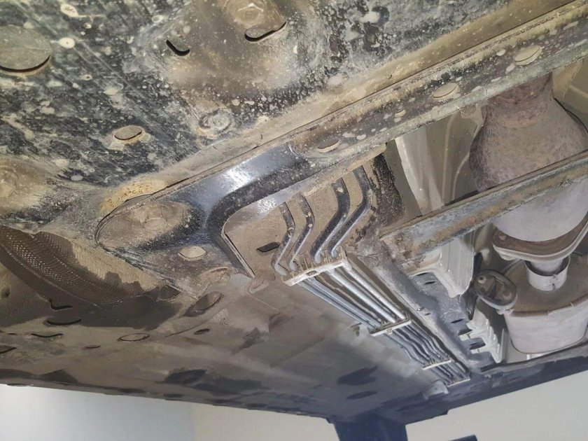 Днище Ниссан ноте е11