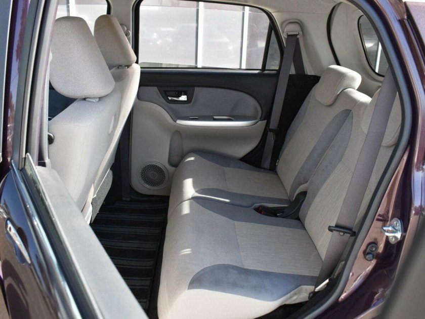 Автомобиль дайхатсу