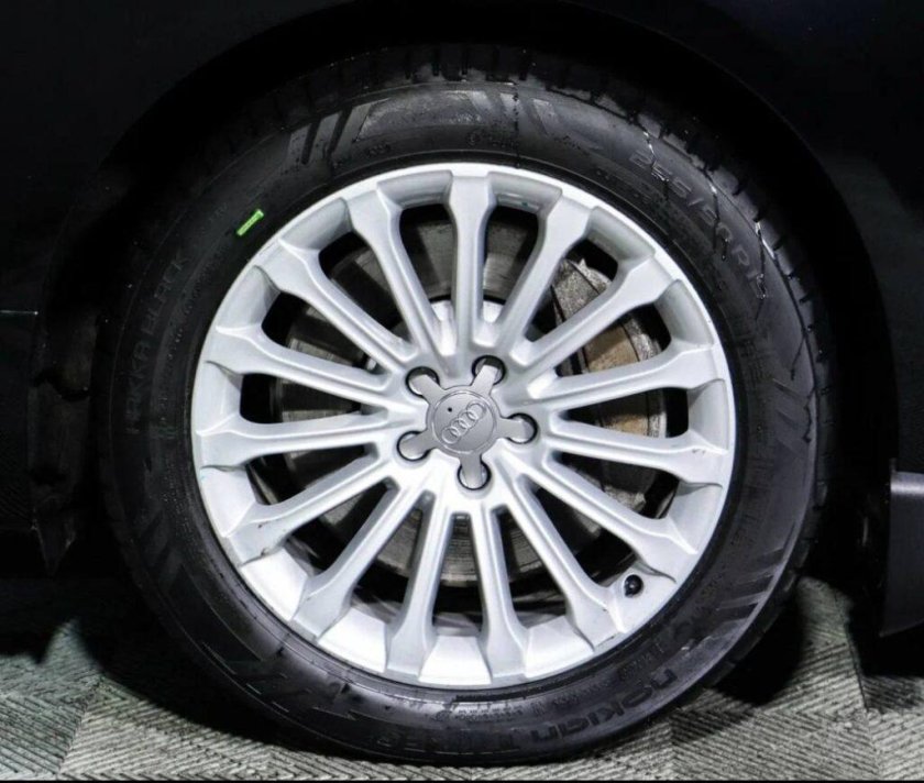 Черная ауди а 6