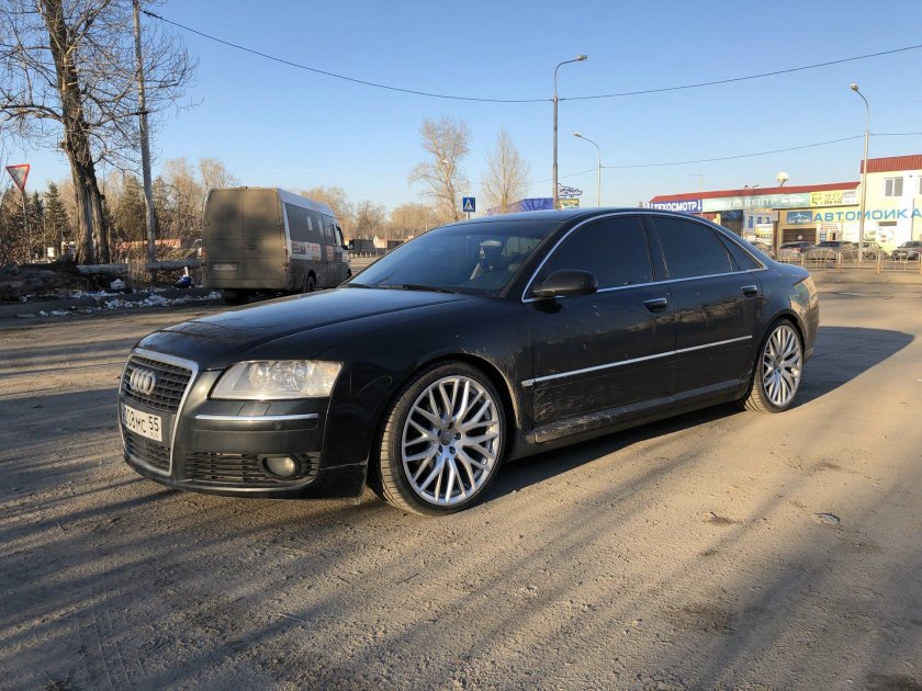 Audi a8 d3 r20