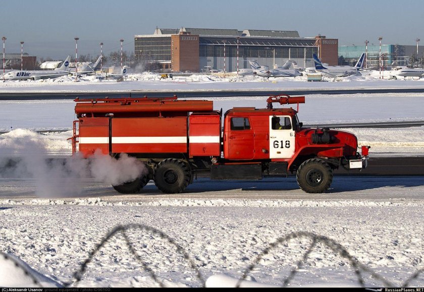 Автомобили авиационные пожарные