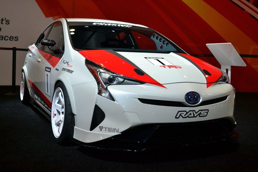 Тойота Приус спорт