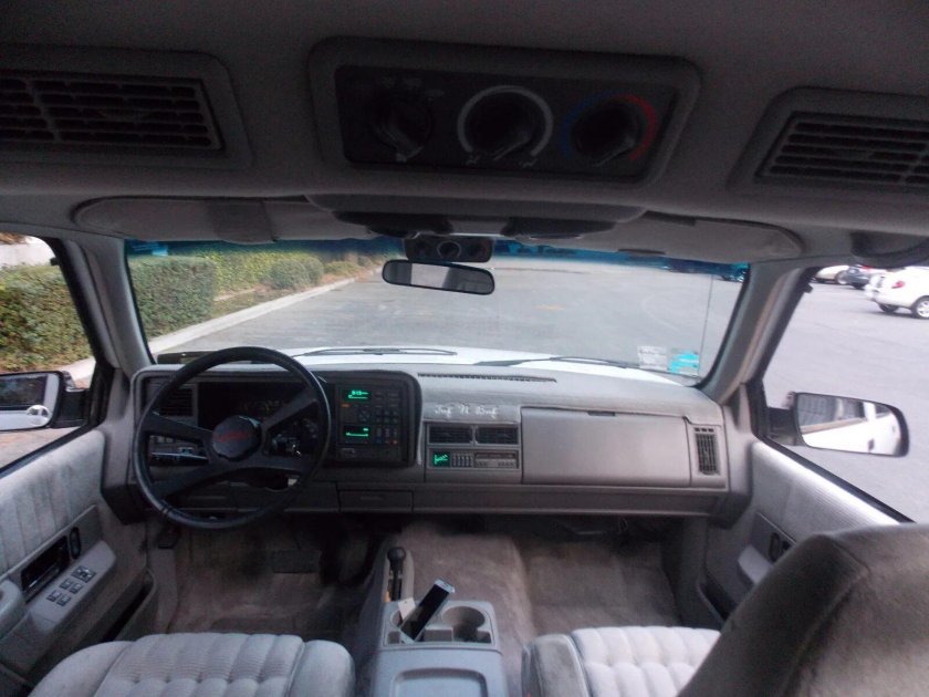 Chevrolet Suburban 1994 Interior