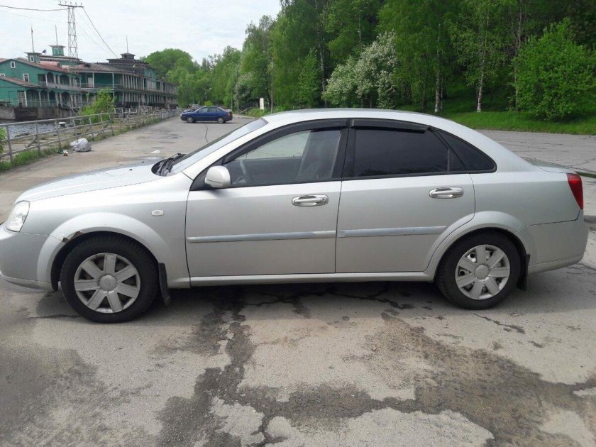 Шевроле Лачетти седан серебристый