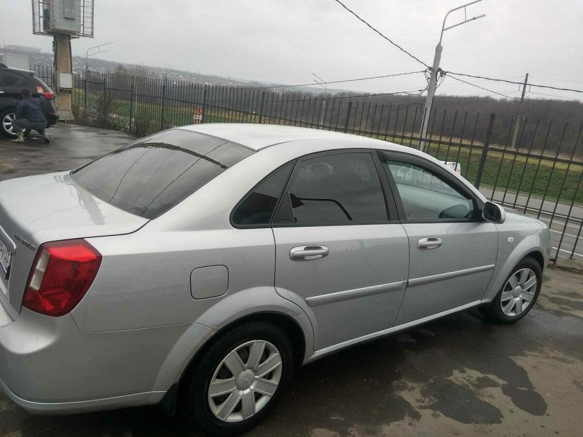 Шевроле Лачетти 2008 серебристый